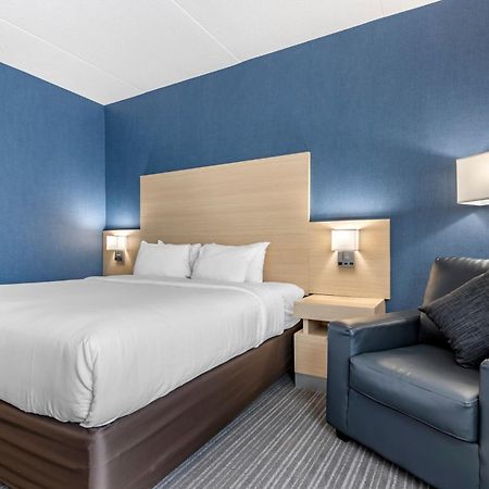 Quality Inn & Suites Оуквил Стая снимка