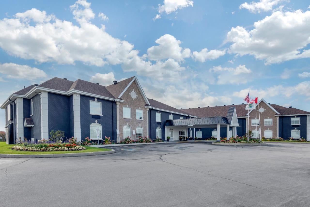 Quality Inn & Suites Оуквил Стая снимка