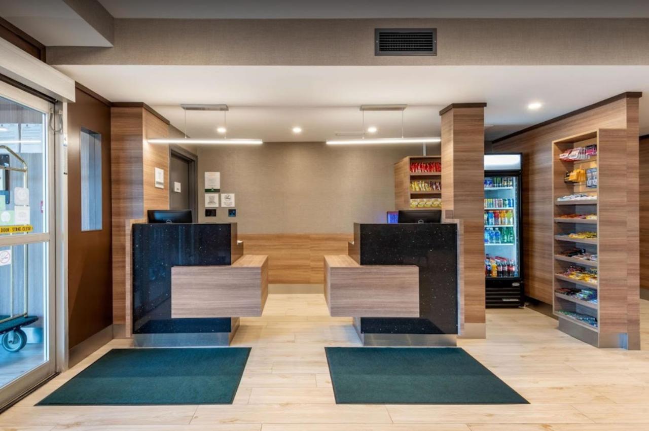 Quality Inn & Suites Оуквил Екстериор снимка