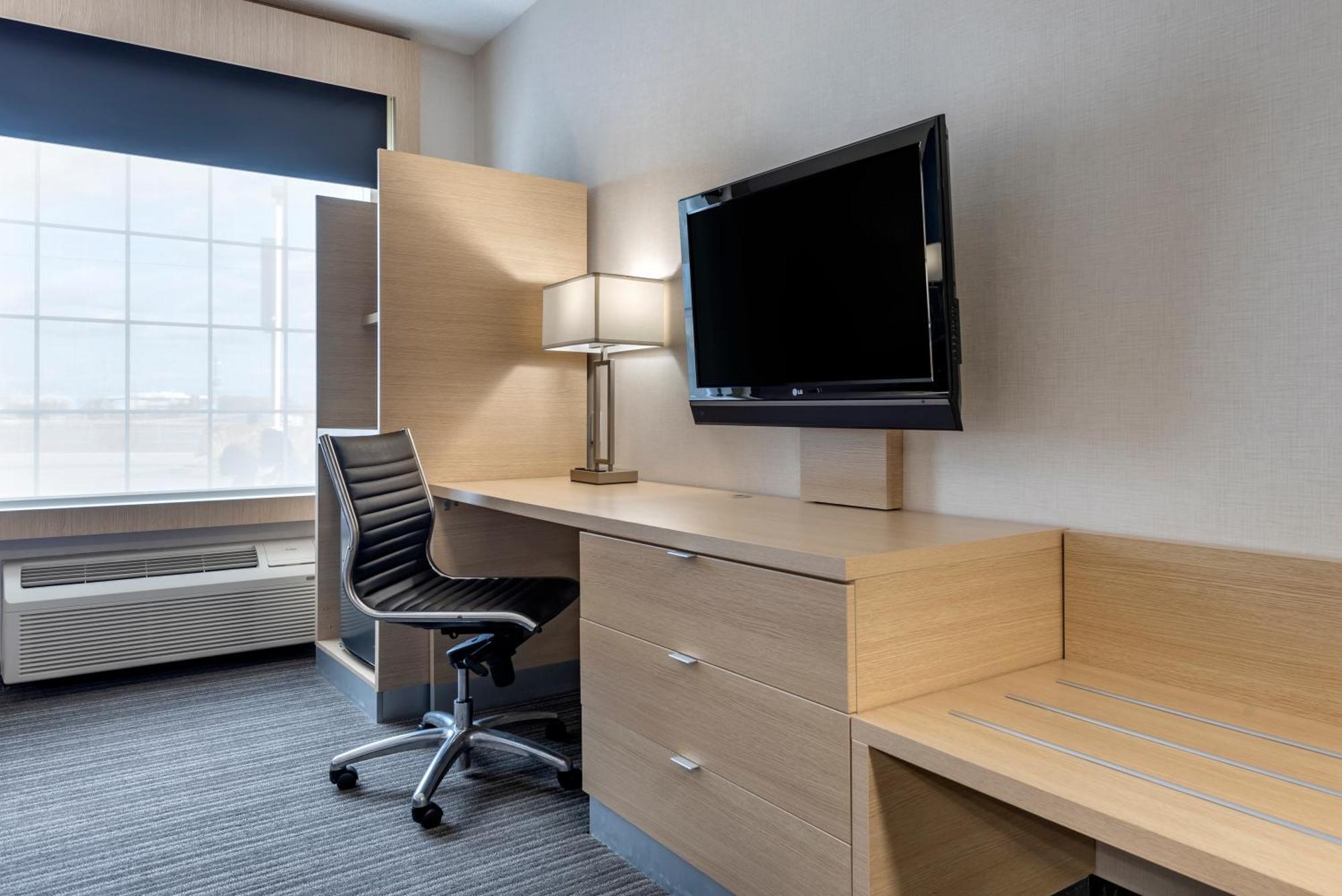 Quality Inn & Suites Оуквил Стая снимка