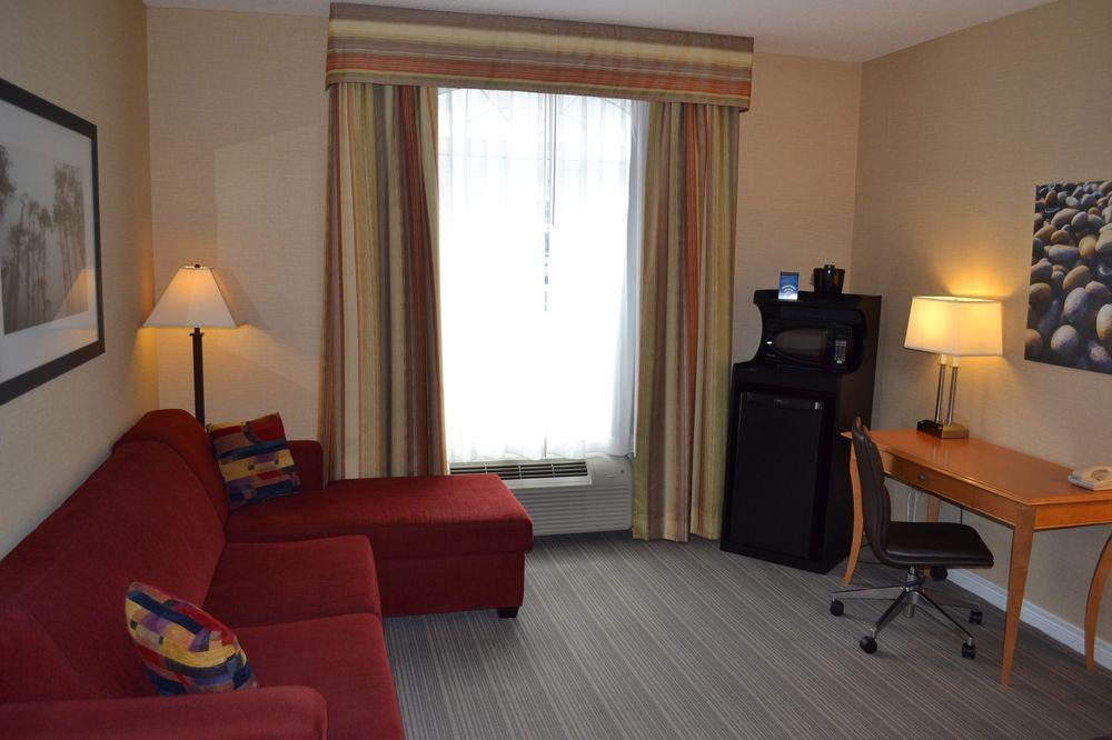 Quality Inn & Suites Оуквил Екстериор снимка
