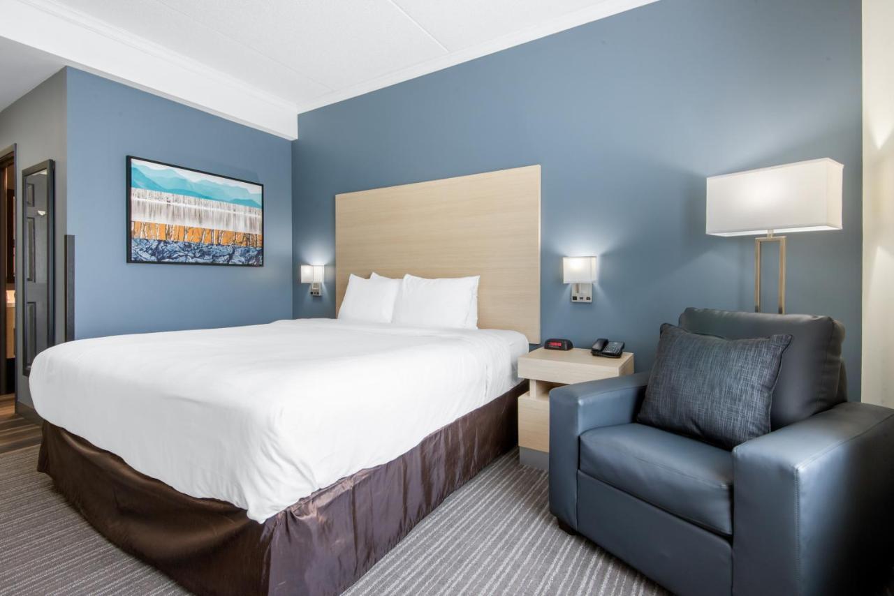 Quality Inn & Suites Оуквил Екстериор снимка